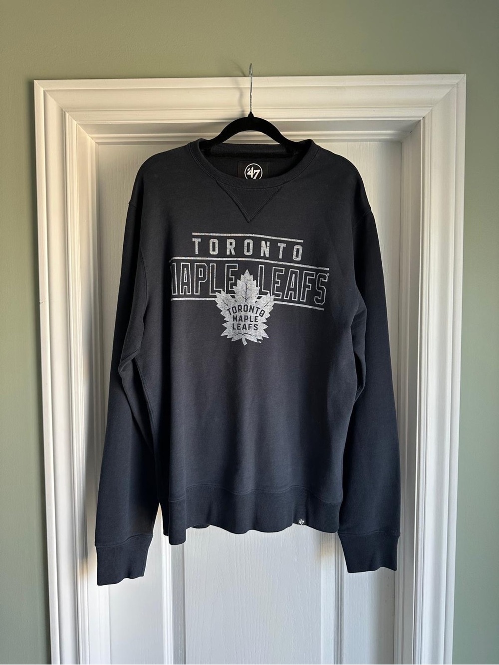 Men’s ‘47 Toronto Maple Leafs Sweatshirt — Size M